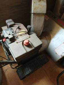 lot 218 image: Snowblower