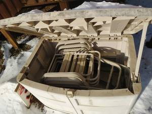 lot 224 image: Suncast Bin