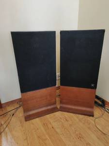lot 1 image: Pair of JBL L212 Speakers