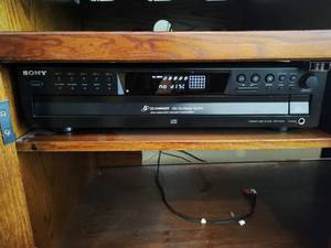 lot 103 image: Sony 5 CD Changer with CDs
