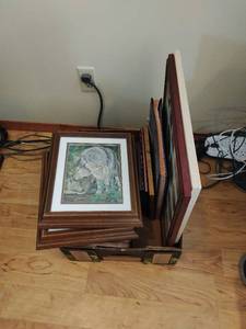 lot 115 image: Collection of Wall Art & Frames