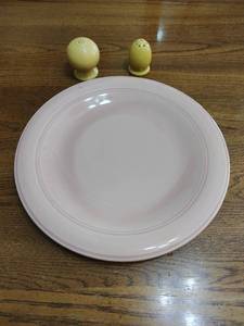 lot 123 image: Vintage Vernonware