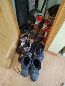 lot 128 image: Contents of Closet
