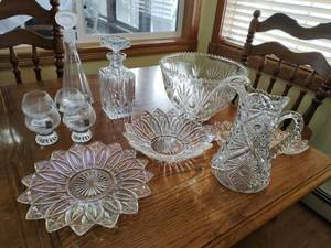 lot 132 image: Collection of Crystal and Glass Items