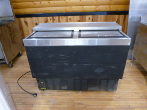 lot 5 image: Glastender Mug Chiller