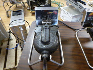 lot 18 image: Carbons Golden Malted Rugged Waffle Maker