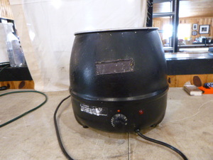 lot 31 image: Avantico Soup Kettle Warmer