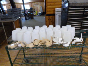 lot 50 image: 29 SyrupCondiment Dispensers
