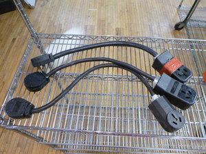 lot 137 image: 3 Electrical Cords