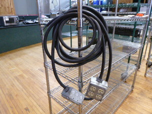 lot 142 image: 2 Heavy Duty Electrical Cords