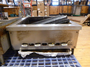 lot 149 image: US Range Gas Grill with Tray