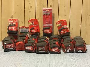 MILWAUKEE MIX LOT OF MEASURE TAPE Customer Returns See Pictures