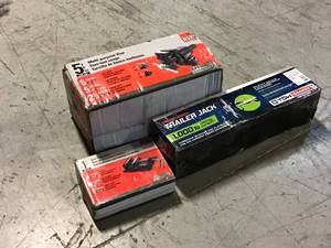 TowSmart 1,000 lbs. Swing Down Trailer Jack & BESSEY 5 in. Multi-Purpose Rotating Pipe and Bench Vise with Swivel Base PLUS 4 IN DRILL PRESS VISE Customer Returns See Pictures