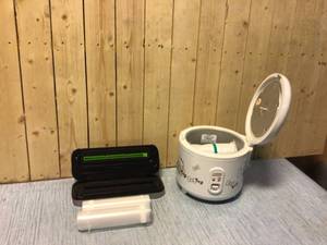 AUTOMATIC RICE COOKER &   Food Saver Vacuum Sealer VS1130 Customer Returns See Pictures