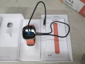 fitbit versa 3 powers on ...