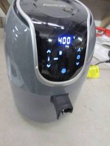 power xl 2qt  air fryer powers on a...
