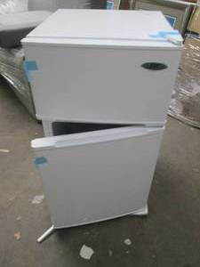 spt 3.1cuft double door white refri...