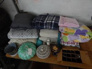 Bedding Curtains & Assorted Home Decor