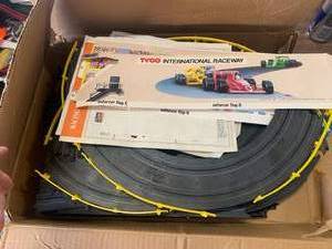 lot 11 image: Vintage Tyco Racetrack Set