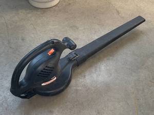 lot 14 image: Remington 200 Mph Electric Blower Vac