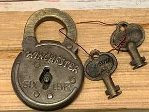 lot 26 image: Winchester 6 Lever Lock with Two Working Keys