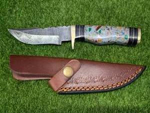 lot 27 image: 8 Damascus Knife with Leather Sheath