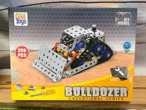 lot 72 image: New 208pc Bulldozer Erector Set