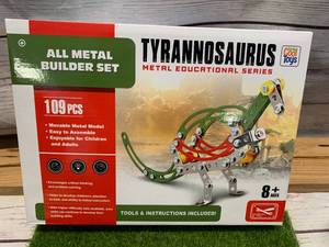 lot 6 image: New Tyrannosaus 109 Piece Erector Toy
