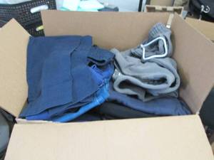 lot 42 image: Box of Assorted Womenss Jeans, Pan...