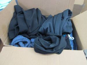 lot 47 image: Box of Assorted Womenss Jeans, Pan...