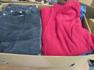 lot 63 image: Box of Assorted Womenss Jeans, Pan...