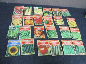 lot 100 image: 24 pks Assorted Ferry Morse Vegetab...