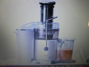 lot 113 image: Breville Juice Fountain Plus open b...