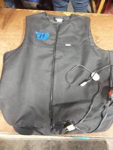 lot 19 image: Widder Electric Vest Size 46 (Fits XL)