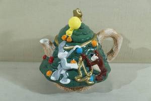 Looney Tunes Christmas Tree Tea Pot - Bugs, Taz, Tweety