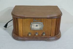 Antique Look Emerson CD Radio