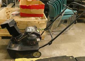 Craftsman 21 snowblower 3.8hp 4-cycle has good compression but didn�t run because there isnt any gas or oil in it