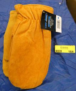 Suede leather choppers mits size Large - these are not an exact match - color difference but left and right, suede and large