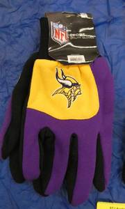 2 pair adult Minnesota Vikings lighter weight utility gloves