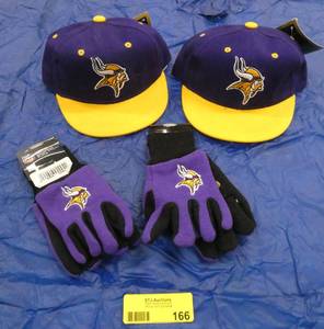2 pair kids gloves and 2 kids hats - Minnesota Vikings