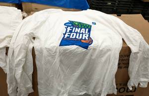 4 adult tshirts Final Four Mpls - 2 Large, 2 XL long sleeve