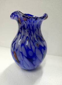 Vintage art glass vase - stands 8 tall - very heavy