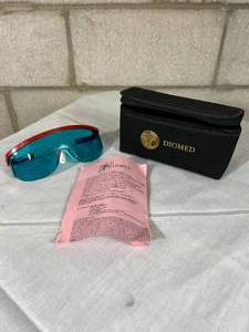 Diomed 622-662 Laser Protective Eyewear with pouch.