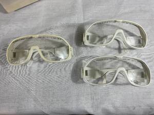 Lot Of 3 Clear DVO Uvex CO2 Laser Light Glasses Biomedical Goggles -&nbspO.D. 5  10,600NM - Note Fine Cracks On Outside Of Lens