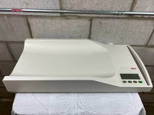 MSRP $400 Perfect For Nurses & Vets On The Go. Mobile Digital Baby Pediatric Scale 334 - Great Working Condition 44lb Capacity Great For Weighing Small Packages Too