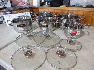 lot 15 image: QiangFeng 5 Piece Soup Pots with Lids