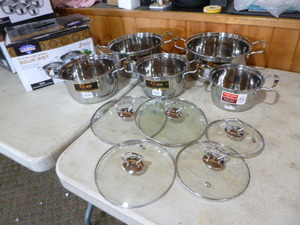 lot 16 image: QiangFeng 5 Piece Soup Pots with Lids