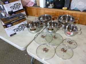 lot 18 image: QiangFeng 5 Piece Soup Pots with Lids