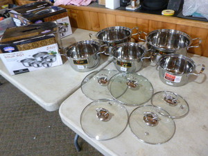 lot 20 image: QiangFeng 5 Piece Soup Pots with Lids