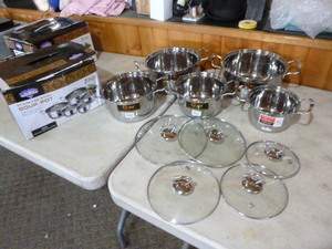 lot 21 image: QiangFeng 5 Piece Soup Pots with Lids